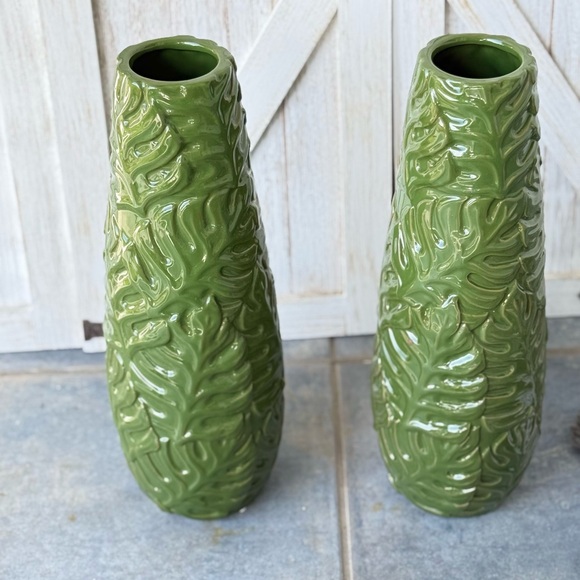 Green Leaf Pattern Vase Set - Picture 3 of 6